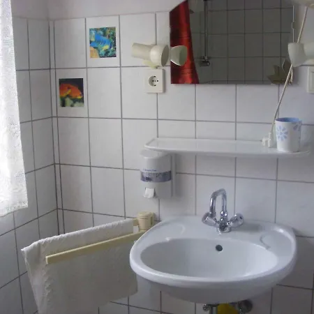 - Balaton 18288 Cserszegtomaj